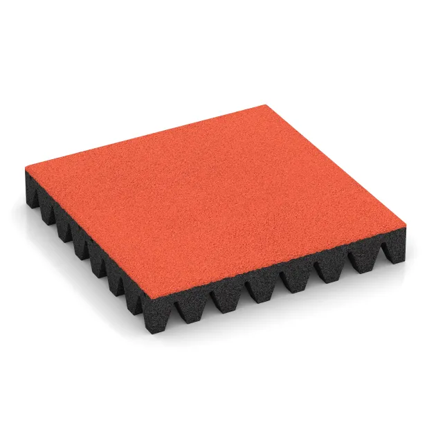 Bezpečnostná gumová dlaždica na detské ihrisko 8 cm - EN 1177 ≤ 215 cm von WARCO im Farbdesign Svetlooranžová červená mit den Abmessungen 500 x 500 x 80 mm. Produktfoto von Artikel 5608 in der Aufsicht von schräg vorne.