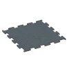 Fitness Performance Elite gumová podlaha do fitness von WARCO im Farbdesign Papraďová zelená mit den Abmessungen 50 x 50 x 1 cm | 0,25 m². Produktfoto von Artikel 6163 in der Aufsicht von schräg vorne.