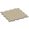 Podlaha pre psie haly von WARCO im Farbdesign Travertín mit den Abmessungen 97,1 x 97,1 x 1,8 cm | 0,94 m². Produktfoto von Artikel 6910 in der Aufsicht von schräg vorne.