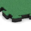 Detailaufnahme der Randausprägung von WARCO-Produkt 5884, Exteriérová eventová dlaždica, Format 500 x 500 x 40 mm, Farbe Jarná zelená.