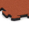 Detailaufnahme der Randausprägung von WARCO-Produkt 5817, Exteriérová eventová dlaždica, Format 500 x 500 x 30 mm, Farbe Svetlooranžová červená.