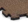 Detailaufnahme der Randausprägung von WARCO-Produkt 6061, Exteriérová eventová dlaždica, Format 1000 x 1000 x 30 mm, Farbe Kôra a Basto.