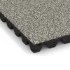 Detailaufnahme der Randausprägung von WARCO-Produkt 5544, Bezpečnostná gumová dlaždica na detské ihrisko 4,5 cm - EN 1177 ≤ 135 cm, Format 500 x 500 x 45 mm, Farbe Svetlý granit.