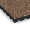 Detailaufnahme der Randausprägung von WARCO-Produkt 5547, Bezpečnostná gumová dlaždica na detské ihrisko 4,5 cm - EN 1177 ≤ 135 cm, Format 500 x 500 x 45 mm, Farbe Kôra a Basto.