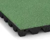 Detailaufnahme der Randausprägung von WARCO-Produkt 5538, Bezpečnostná gumová dlaždica na detské ihrisko 4,5 cm - EN 1177 ≤ 135 cm, Format 500 x 500 x 45 mm, Farbe Bledozelená.
