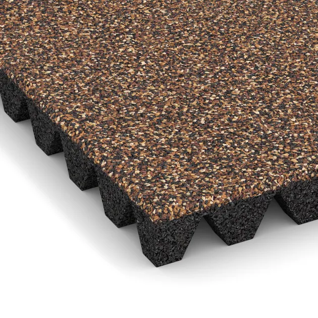 Detailaufnahme der Randausprägung von WARCO-Produkt 5360, Dopadová gumená podložka na ihrisko, Format 500 x 500 x 50 mm, Farbe Kôra a Basto.