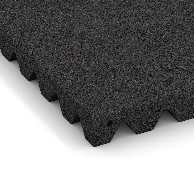 Detailaufnahme der Randausprägung von WARCO-Produkt 0690, Dopadová gumená podložka na ihrisko, Format 500 x 500 x 50 mm, Farbe Antracit.