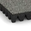 Detailaufnahme der Randausprägung von WARCO-Produkt 5367, Dopadová gumená podložka na ihrisko, Format 500 x 500 x 80 mm, Farbe Šedý granit.