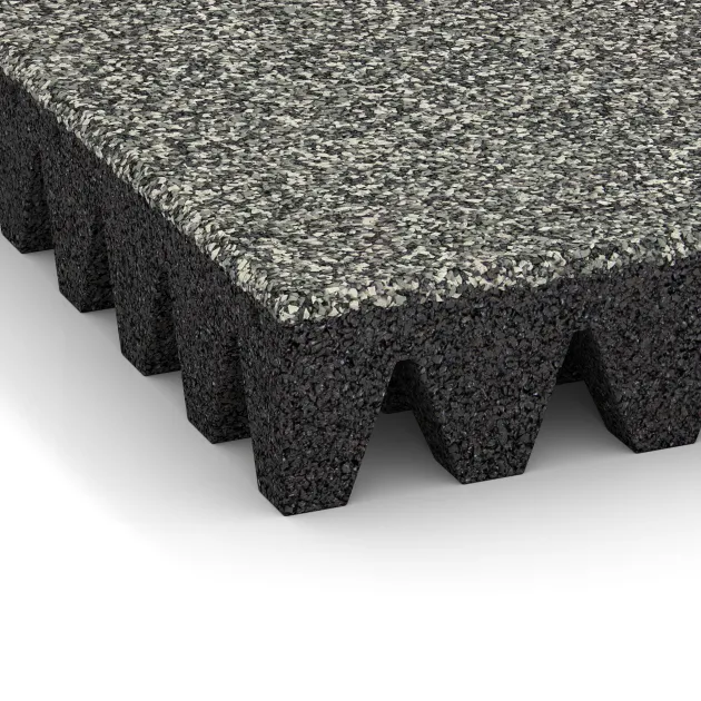 Detailaufnahme der Randausprägung von WARCO-Produkt 5367, Dopadová gumená podložka na ihrisko, Format 500 x 500 x 80 mm, Farbe Šedý granit.