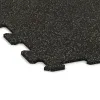 Detailaufnahme der Randausprägung von WARCO-Produkt 1047, Stair covering, Format 970 x 970 x 8 mm, Farbe Ľahko žlto posypaná.
