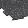 Detailaufnahme der Randausprägung von WARCO-Produkt 6452, Športová podlaha Kompakt, Format 100 × 100 × 0,8 cm, Farbe Lehko sivá posypaná.
