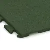 Detailaufnahme der Randausprägung von WARCO-Produkt 1632, Fitness gumové dlaždice Classic, Format 1000 x 1000 x 30 mm, Farbe Trávová zelená.
