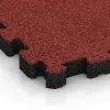 Detailaufnahme der Randausprägung von WARCO-Produkt 5236, Dlaždica k bazénu bez škár, Format 306 x 306 x 30 mm, Farbe Korálová červená.