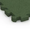 Detailaufnahme der Randausprägung von WARCO-Produkt 6995, Fitness dlaždice, Format 50 x 50 x 4 cm | 0,25 m², Farbe Trávovo zelená.
