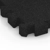 Detailaufnahme der Randausprägung von WARCO-Produkt 6309, Puzzle dlažba na detské ihrisko, Format 50 x 50 x 6 cm | 0,25 m², Farbe Antracit.