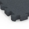 Detailaufnahme der Randausprägung von WARCO-Produkt 6404, Dopadová dlaždica – 190 cm, Format 50 x 50 x 5 cm | 0,25 m², Farbe Bridlicová sivá.