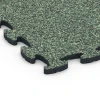 Detailaufnahme der Randausprägung von WARCO-Produkt 6861, Fitnes podlaha Max, Format 44,6 x 44,6 x 1,8 cm, Farbe Anglický trávnik.