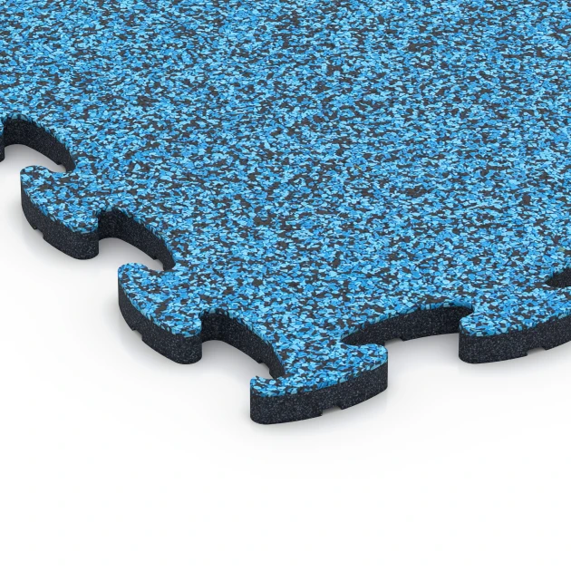 Detailaufnahme der Randausprägung von WARCO-Produkt 6920, Výstavná gumová dlaždica, Format 44,6 x 44,6 x 1,8 cm, Farbe Atlantik.