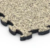 Detailaufnahme der Randausprägung von WARCO-Produkt 6775, Gumová dlažba okolo bazéna, Format 28,9 x 28,9 x 1,8 cm, Farbe Travertín.