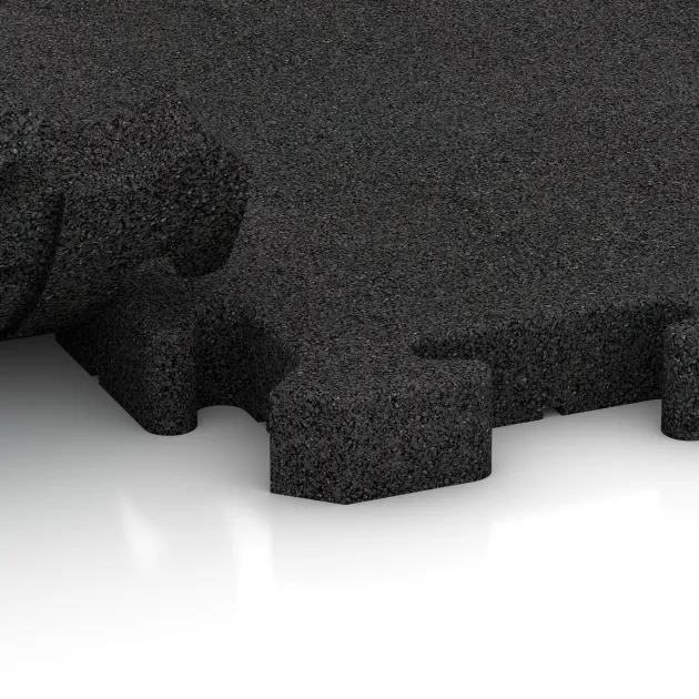 Großaufnahme vom Verbindungssystem von WARCO-Boden 4597 - Exteriérová eventová dlaždica im Farbdesign Antracit. Abmessungen 500 x 500 x 40 mm.