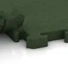 Großaufnahme vom Verbindungssystem von WARCO-Boden 5882 - Exteriérová eventová dlaždica im Farbdesign Trávová zelená. Abmessungen 500 x 500 x 40 mm.