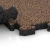 Großaufnahme vom Verbindungssystem von WARCO-Boden 4987 - Rohová doska HD im Farbdesign Kôra a Basto. Abmessungen 235 x 235 x 40 mm.