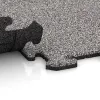 Großaufnahme vom Verbindungssystem von WARCO-Boden 4598 - Športová doska 1,8 cm im Farbdesign Šedý melange. Abmessungen 1000 x 1000 x 18 mm.