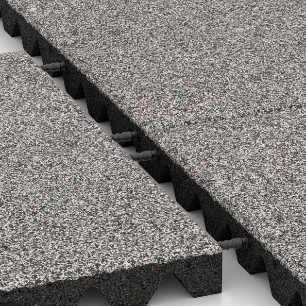 Großaufnahme vom Verbindungssystem von WARCO-Boden 4475 - Dopadová gumená podložka na ihrisko im Farbdesign Šedý melange. Abmessungen 500 x 500 x 45 mm.