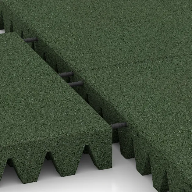 Großaufnahme vom Verbindungssystem von WARCO-Boden 0728 - Dopadová gumená podložka na ihrisko im Farbdesign Trávová zelená. Abmessungen 500 x 500 x 80 mm.