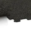 Großaufnahme vom Verbindungssystem von WARCO-Boden 1047 - Stair covering im Farbdesign Ľahko žlto posypaná. Abmessungen 970 x 970 x 8 mm.