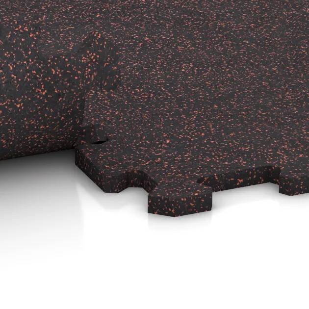 Großaufnahme vom Verbindungssystem von WARCO-Boden 0972 - Stair covering im Farbdesign Ľahko červené posypané. Abmessungen 485 x 485 x 16 mm.