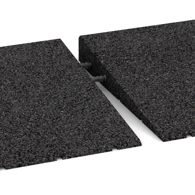 Großaufnahme vom Verbindungssystem von WARCO-Boden 2468 - Prahová rampa 75 cm im Farbdesign Antracit. Abmessungen 750 x 300 x 45/8 mm.