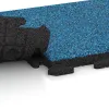 Großaufnahme vom Verbindungssystem von WARCO-Boden 1363 - Fitness gumové dlaždice Classic im Farbdesign Atlantic. Abmessungen 500 x 500 x 40 mm.