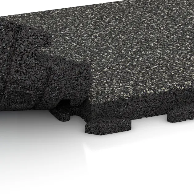 Großaufnahme vom Verbindungssystem von WARCO-Boden 1458 - Fitness gumové dlaždice Classic im Farbdesign Tmavý šedý granit. Abmessungen 500 x 500 x 50 mm.