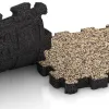 Großaufnahme vom Verbindungssystem von WARCO-Boden 6108 - Dlaždica k bazénu bez škár im Farbdesign Travertín. Abmessungen 306 x 306 x 30 mm.