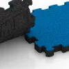 Großaufnahme vom Verbindungssystem von WARCO-Boden 5237 - Dlaždica k bazénu bez škár im Farbdesign Nebe modrá. Abmessungen 306 x 306 x 30 mm.