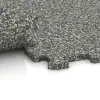 Großaufnahme vom Verbindungssystem von WARCO-Boden 1097 - Športová podlaha Kompakt im Farbdesign Šedý granit. Abmessungen 970 x 970 x 16 mm.