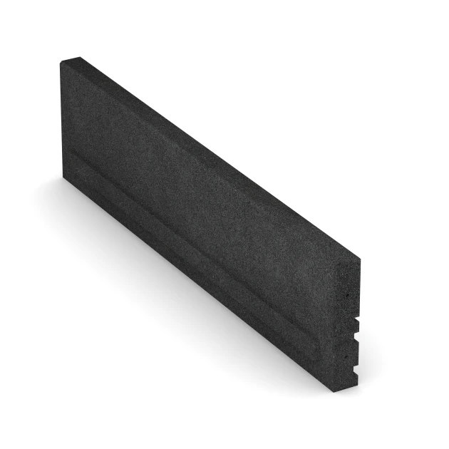 Großaufnahme vom Verbindungssystem von WARCO-Boden 3784 - Flexibilný gumový obrubník im Farbdesign Antracit. Abmessungen 100 × 5 × 25 cm.