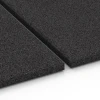 Großaufnahme vom Verbindungssystem von WARCO-Boden 6379 - Gumová rohož pre kone im Farbdesign Antracit. Abmessungen 100 x 100 x 3 cm | 1,00 m².
