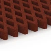 Großaufnahme vom Verbindungssystem von WARCO-Boden 7013 - Bezpečnostná trávniková mreža im Farbdesign Cihlová červená. Abmessungen 100 × 100 × 8 cm.