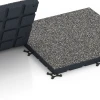 Großaufnahme vom Verbindungssystem von WARCO-Boden 7141 - Športová podlaha pre vonkajšie fitness im Farbdesign Tmavosivá žula. Abmessungen 60 x 60 x 4 cm | 0,36 m².