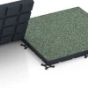 Großaufnahme vom Verbindungssystem von WARCO-Boden 7143 - Športová podlaha pre vonkajšie fitness im Farbdesign Anglický trávnik. Abmessungen 60 x 60 x 4 cm | 0,36 m².
