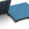 Großaufnahme vom Verbindungssystem von WARCO-Boden 7148 - Športová podlaha pre vonkajšie fitness im Farbdesign Atlantik. Abmessungen 60 x 60 x 4 cm | 0,36 m².