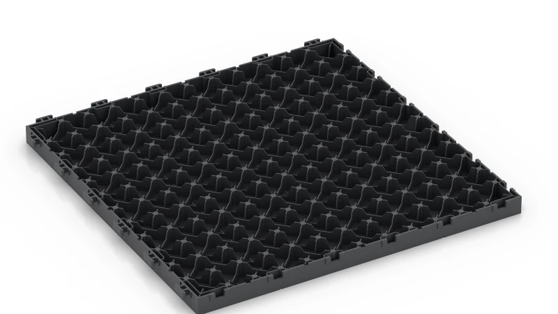 PP dlaždica s mriežkou a nožkami