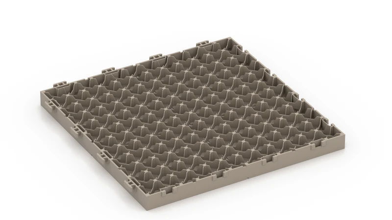 PP dlaždica s mriežkou a nožkami