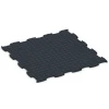 Aufsicht auf die Unterseite, also die Bodenseite von WARCO-Formteil 6870 - Fitnes podlaha Max im Format 97,1 x 97,1 × 1,8 cm.