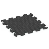 Aufsicht auf die Unterseite, also die Bodenseite von WARCO-Formteil 6857 - Fitness Active podlaha im Format 97,1 x 97,1 x 2,8 cm.