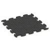 Aufsicht auf die Unterseite, also die Bodenseite von WARCO-Formteil 6894 - Fitnes podlaha Max im Format 98 x 98 x 2,8 cm.