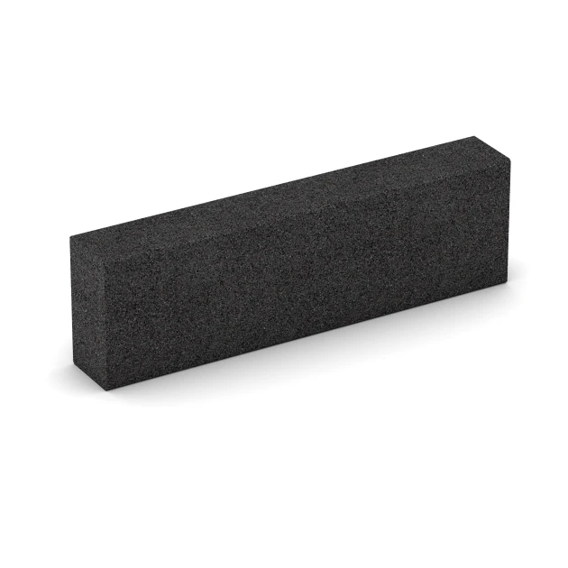 Foto der hinteren Seite vom unsymmetrischen WARCO-Formteil 7028: Schod z gumového granulátu, Design Antracit, Maße 100 x 30 x 15 cm.